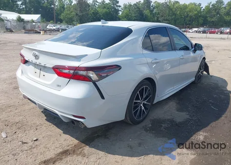 2022 Toyota Camry Se z USA, uszkodzony, nr VIN 4T1S11AK4NU032604
